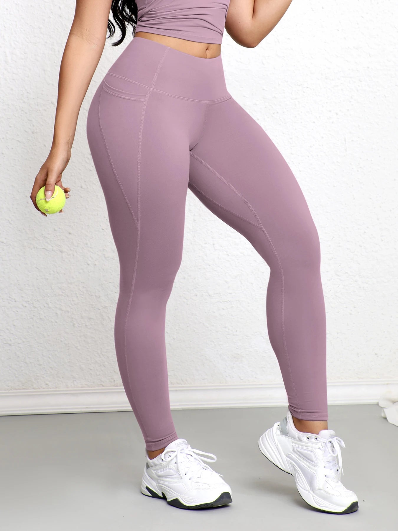 Le Legging Sculptant – L’Équilibre Parfait entre Galbe et Liberté